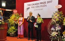 Nhà thơ Mai Văn Phấn nhận giải thưởng Cikada Thụy Điển 2017