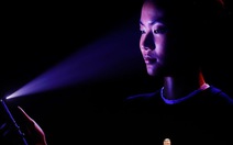 Edward Snowden lo tính năng Face ID của iPhone X bị lạm dụng