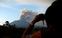 Indonesia kéo dài thời gian đóng cửa sân bay vì núi lửa