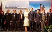 Tổng thống Ba Lan trao Huân chương công trạng cho dịch giả Việt