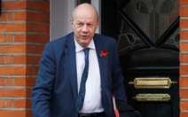 Phó thủ tướng Anh buộc phải từ chức vì ảnh khiêu dâm