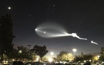 UFO hình sứa trên bầu trời Los Angeles?