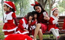 Thế giới rực rỡ đón Noel