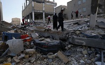Thị trấn Iran tan hoang sau động đất, hơn 200 người chết
