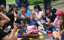 Sinh viên thà kham khổ miễn 'ôm' được  iPhone?