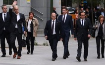 8 cựu quan chức Catalonia bị bắt tạm giam