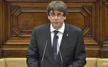 Lãnh đạo Catalonia ký tuyên bố độc lập rồi để đó