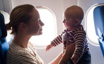 17 điều cha mẹ cần biết khi mang con trẻ lên máy bay