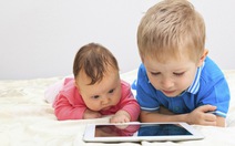 Trẻ nhỏ có nên bị cấm xem mọi thiết bị điện tử?