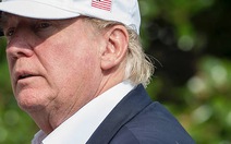 Tổng thống Trump bị chỉ trích vì đội mũ trắng