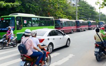 Xe buýt đậu dài dài trước nhà  vậy coi có được không?