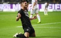 Cầu thủ Frankfurt ghi 5 bàn trong một trận đấu ở Bundesliga