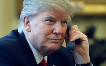 Ông Trump bác bỏ việc dùng iPhone để gọi điện