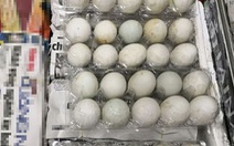 Mang trứng vịt lộn vào Singapore: để ăn thì được