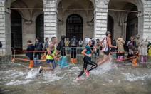 Chạy Marathon hay 'chạy lũ' ?