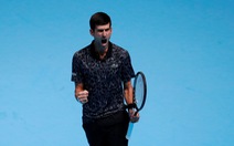 Djokovic thắng dễ Isner ở trận ra quân ATP Final 2018