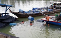 Đã trục vớt hết 26.000 lít axit chìm dưới sông Đồng Nai