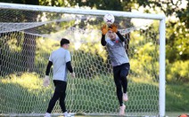 Sử dụng thủ môn Tiến Dũng: Ông Park "chơi chiêu" trước Philippines?