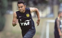 Sau HLV, đến lượt cầu thủ Malaysia 'đổ thừa' tuyển Việt Nam chơi quá rắn