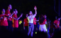 100 nghệ sĩ livestream tưng bừng phố đi bộ Nguyễn Huệ trước giờ bóng lăn