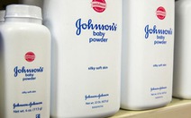 Reuters: Johnson & Johnson biết phấn rôm của họ chứa chất gây ung thư từ lâu