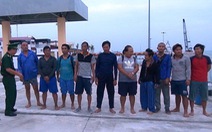 Ngư dân Việt Nam cứu sống 10 thuyền viên nước ngoài