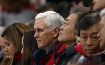 Trên chuyên cơ về Mỹ, ông Pence tuyên bố vẫn cô lập Triều Tiên
