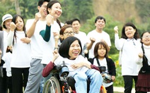 Cô gái mắc chứng teo tủy sống dạy nghề miễn phí cho người khuyết tật