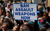 Giới trẻ Mỹ tuần hành phản đối bạo lực súng đạn