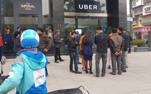 Uber về tay Grab, tài xế phân vân, khách hàng lo độc quyền