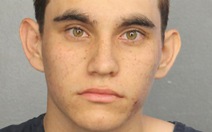 Nghi phạm vụ xả súng trường học ở Florida bị buộc 17 tội giết người.