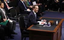 Mark Zuckerberg kê nệm ngồi để khỏa lấp chiều cao khiêm tốn?