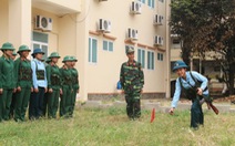 Nữ tân binh trong quân ngũ nhiều khi còn lo... giảm béo