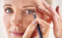 5 thói quen trang điểm dễ gây bệnh về mắt