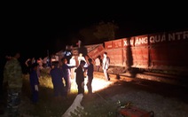 Tàu hỏa trật bánh nghiêng đổ ở Nghệ An