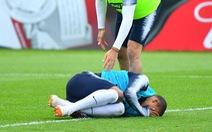 Tuyển Pháp tái mặt khi Mbappe chấn thương trước World Cup