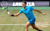 Vào chung kết Stuttgart mở rộng, Federer đòi lại vị trí số 1 thế giới
