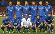 Ở đội Iceland, huấn luyện viên là nha sĩ, thủ môn là đạo diễn, hậu vệ đóng gói muối