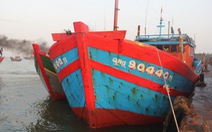 20 tàu cá trú áp thấp ở Hoàng Sa bị tàu Trung Quốc xua đuổi