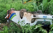 Lật xe tải chở lao động Việt ở Lào, ít nhất 2 người thiệt mạng