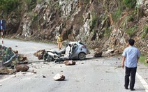 Tai nạn hi hữu: Đá lăn đè nát ôtô, một người tử vong