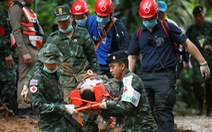 Thái Lan diễn tập đưa người ra từ hang động, sắp cứu được 12 người mất tích?
