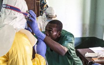 Giám sát tại cửa khẩu để ngăn bệnh Ebola