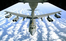 Mỹ điều 2 ‘pháo đài bay’ B-52 bay gần Trường Sa
