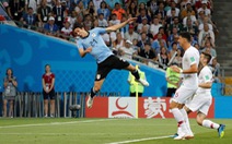 Đồ họa video: Pha phối hợp giữa Cavani và Suarez ở bàn mở tỉ số của Uruguay