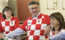 Các bộ trưởng Croatia kéo cả hội mặc áo tuyển Croatia đi họp