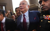 Cựu thủ tướng Malaysia ra tòa, đối mặt hàng chục năm tù