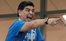 Maradona tiếp tục gây rối tại World Cup khi lăng mạ trọng tài