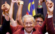 Mahathir Mohamad, toàn tháp đôi và 'con hổ châu Á'
