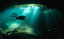 Lặn dưới dòng sông ngầm bí ẩn ở Mexico